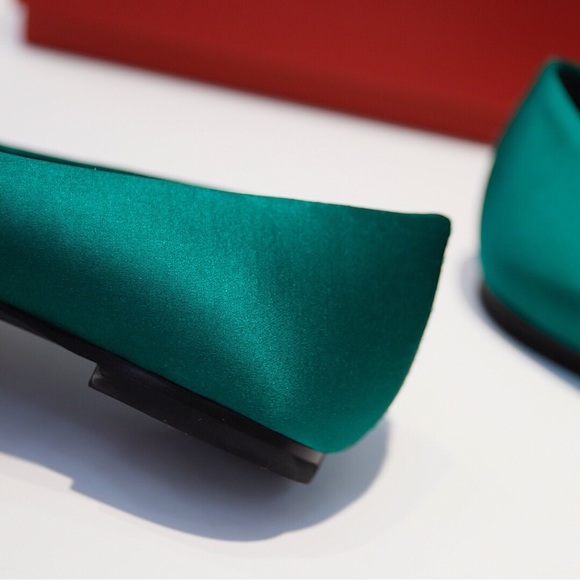 Roger Vivier Diamond Buckle Flat Shoes - Picture 4 of 5